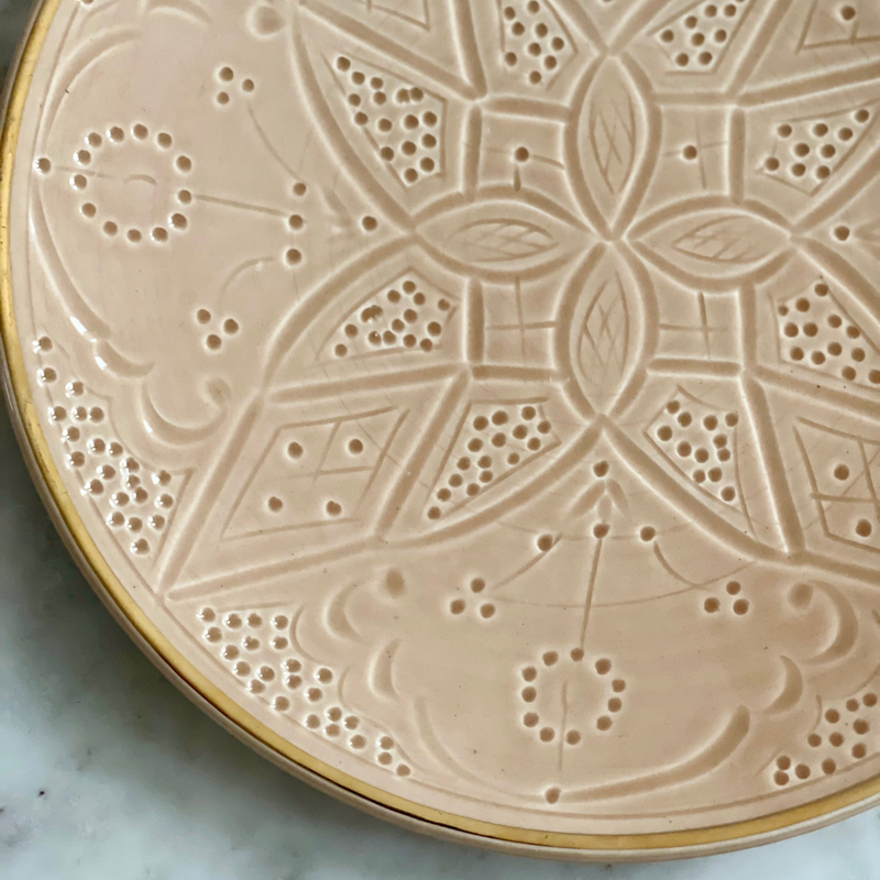 Handmade Moroccan Ceramic plates by Chabi Chic with zwak design 
