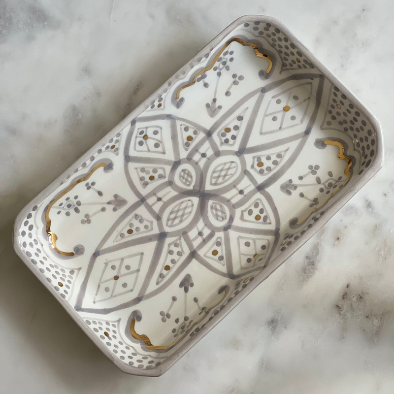 Ceramic dish in Moroccan grey and white pattern