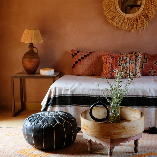 Pink room with Moroccan Decor, Cushions, Pouffe, Ceramics
